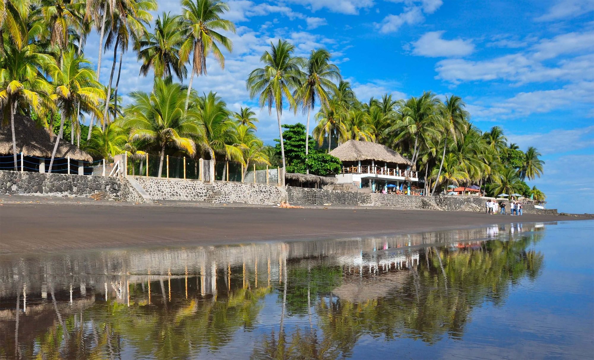 Серферская деревня Эль Сунцаль (El Sunzal Village)